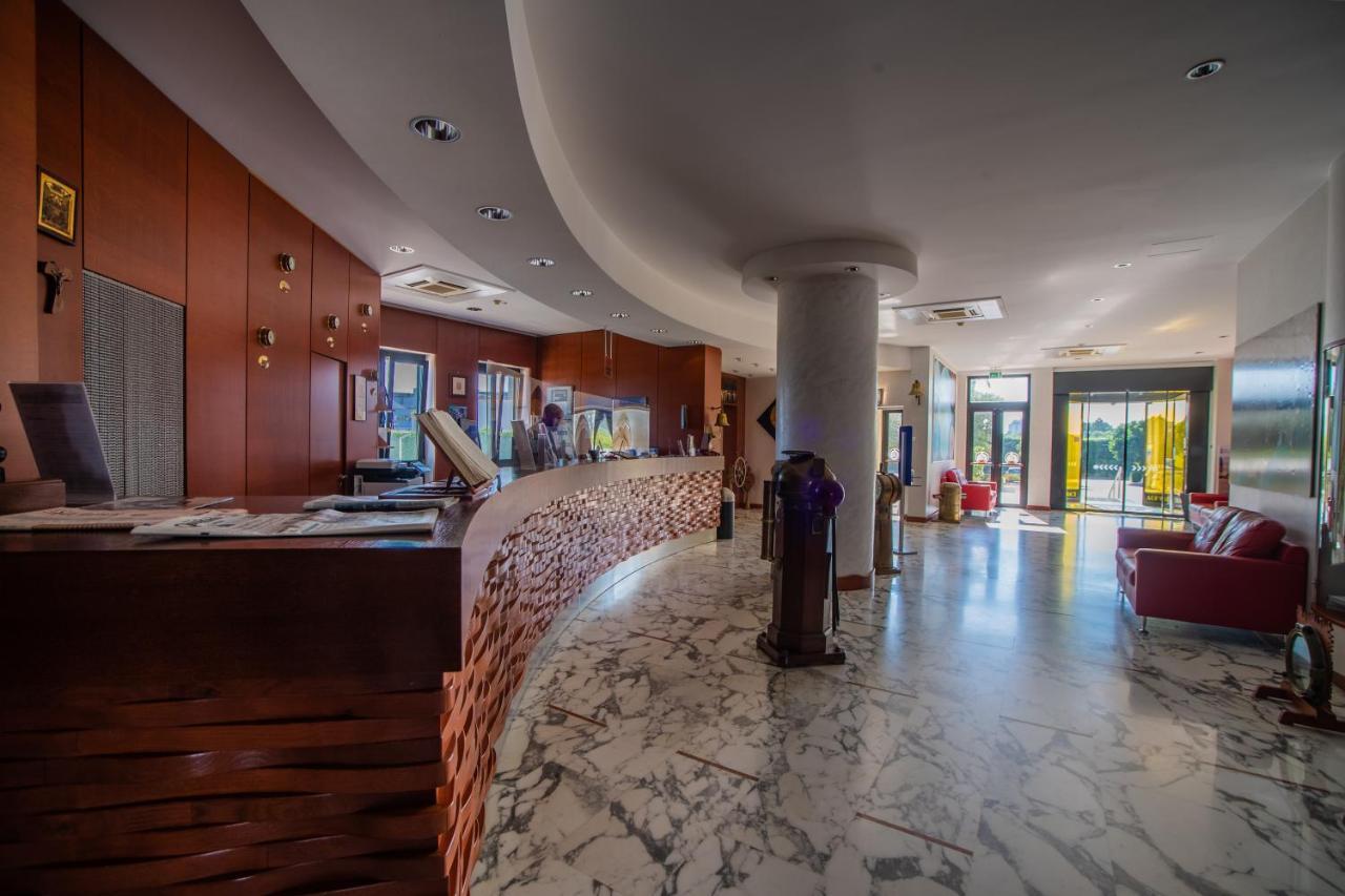 Best Western Hotel Nettuno Brindisi Exterior foto