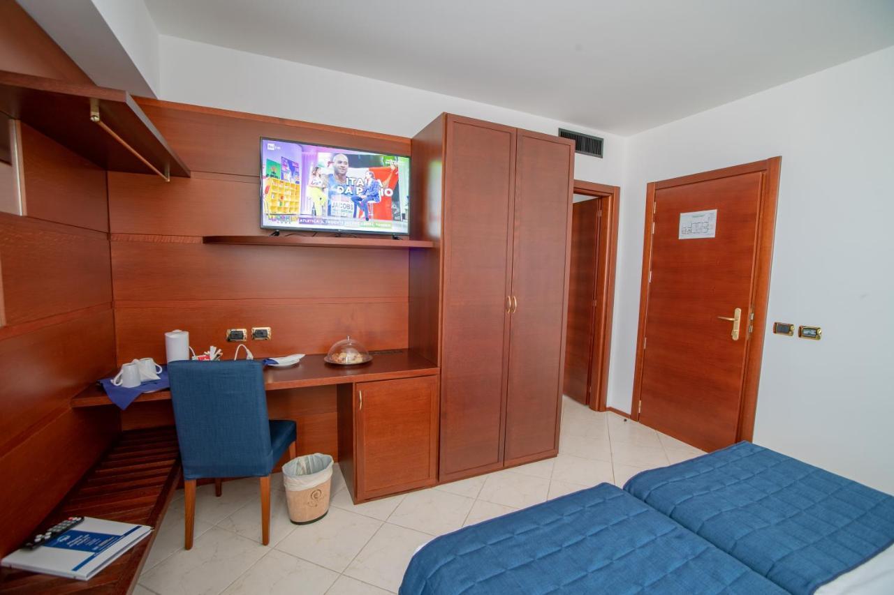 Best Western Hotel Nettuno Brindisi Exterior foto